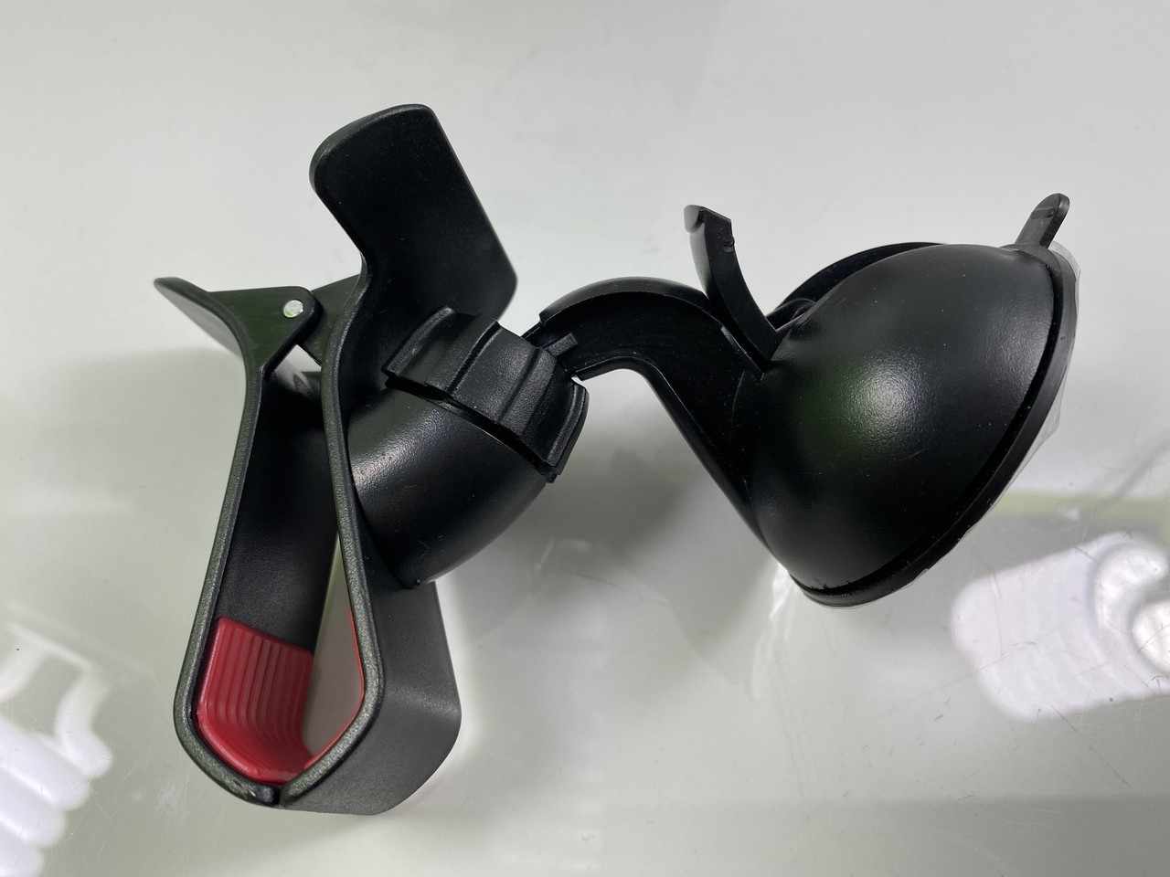 31-uchwyt-samochodowy-z-klipsem-vega-okazja-ean-gtin-658797527486