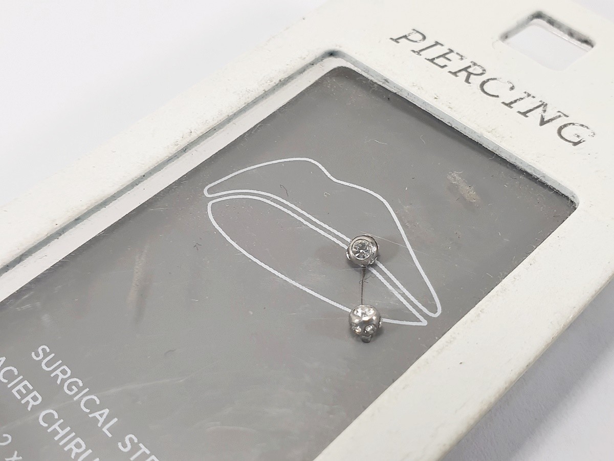 srebrny-kolczyk-do-wargi-monroe-925-material-15835-4