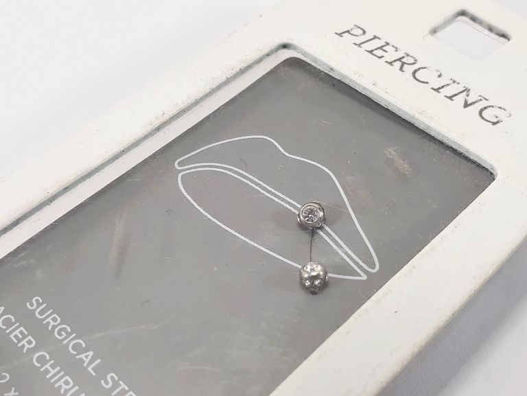 srebrny-kolczyk-do-wargi-monroe-925-material-15835-4