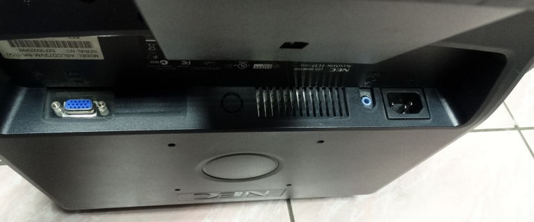 MONITOR NEC ACCUSYNC 72 VM LCD17"