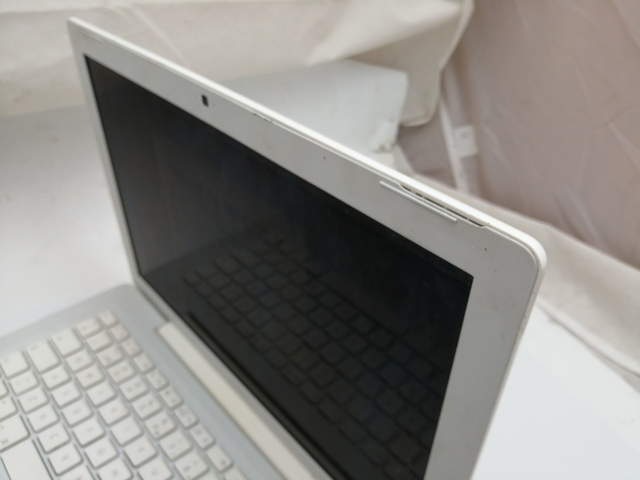 laptop-apple-macbook-a1185-lad-przekatna-ekranu-13