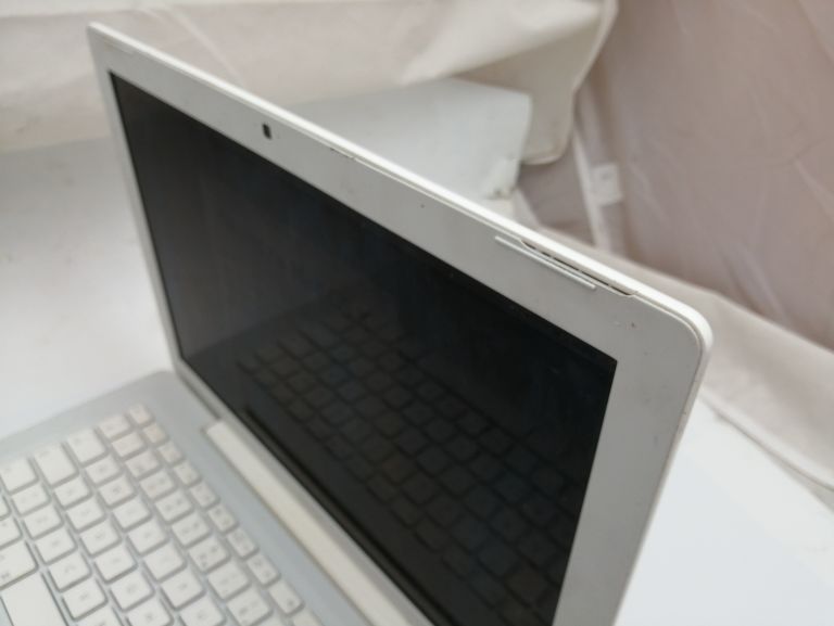laptop-apple-macbook-a1185-lad-przekatna-ekranu-13