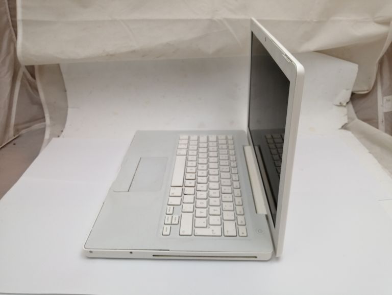 laptop-apple-macbook-a1185-lad-rozdzielczosc-px-1280-x-800