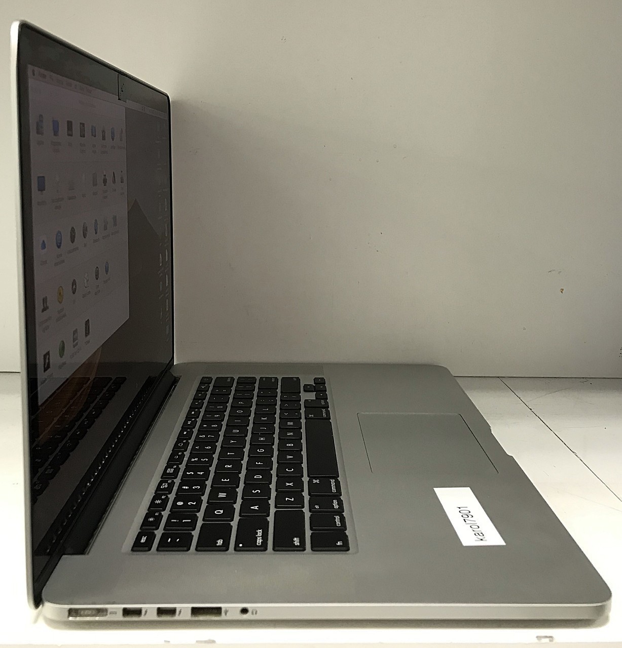 apple-macbook-pro-a1398-ladowarkapudelko-rozdzielczosc-px-2880-x-1800