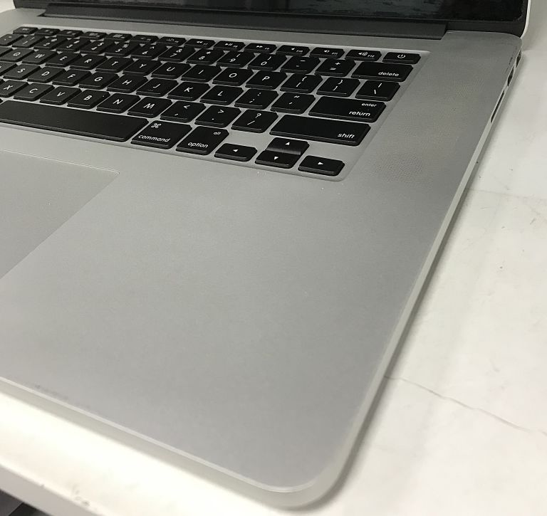 apple-macbook-pro-a1398-ladowarkapudelko-model-apple-macbook-pro-a1398