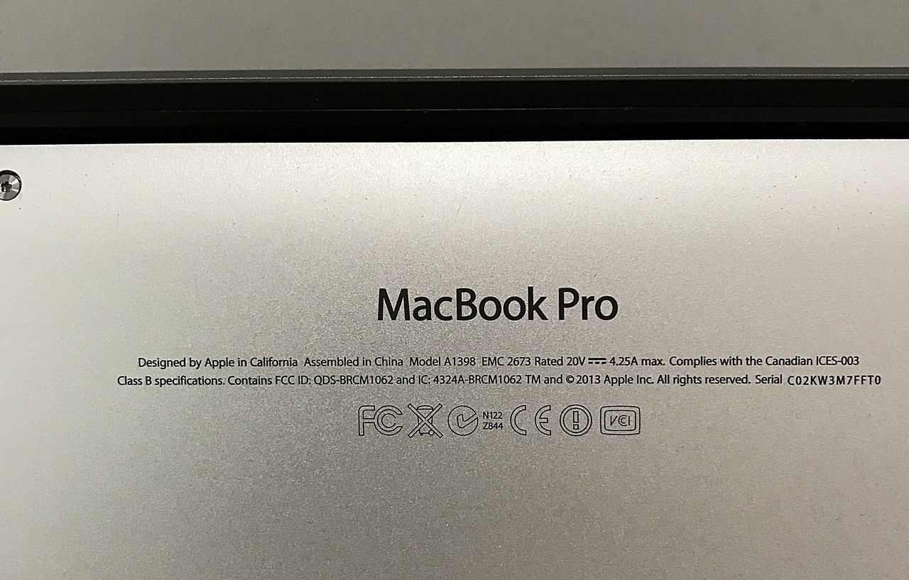 apple-macbook-pro-a1398-ladowarkapudelko-pojemnosc-dysku-250