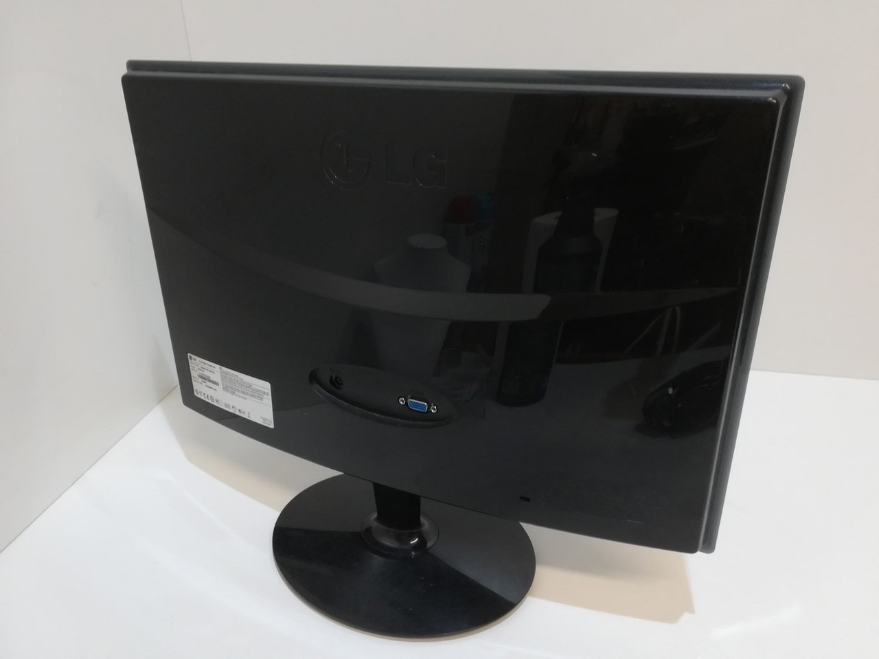 monitor-lg-flatron-e-1940-stan-11323-2