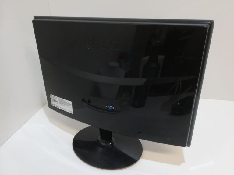monitor-lg-flatron-e-1940-stan-11323-2