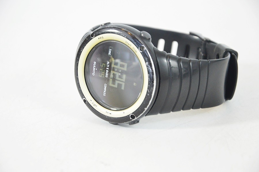 zegarek-suunto-core-sahara-yellow-stan-sredni-rodzaj-cyfrowe