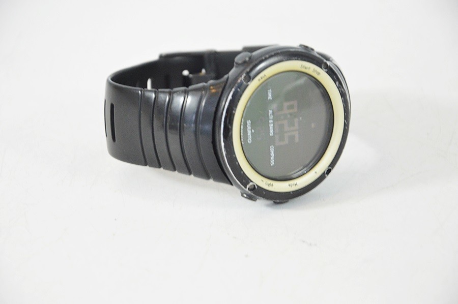 zegarek-suunto-core-sahara-yellow-stan-sredni-typ-nareczny