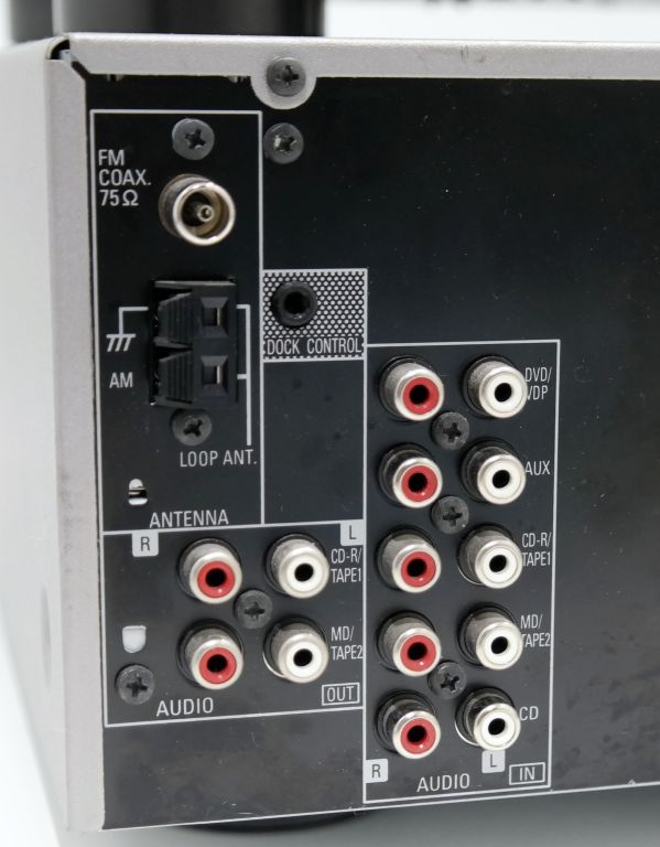 AMPLITUNER DENON DRA-500AE - OPIS