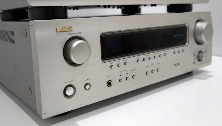 AMPLITUNER DENON DRA-500AE - OPIS