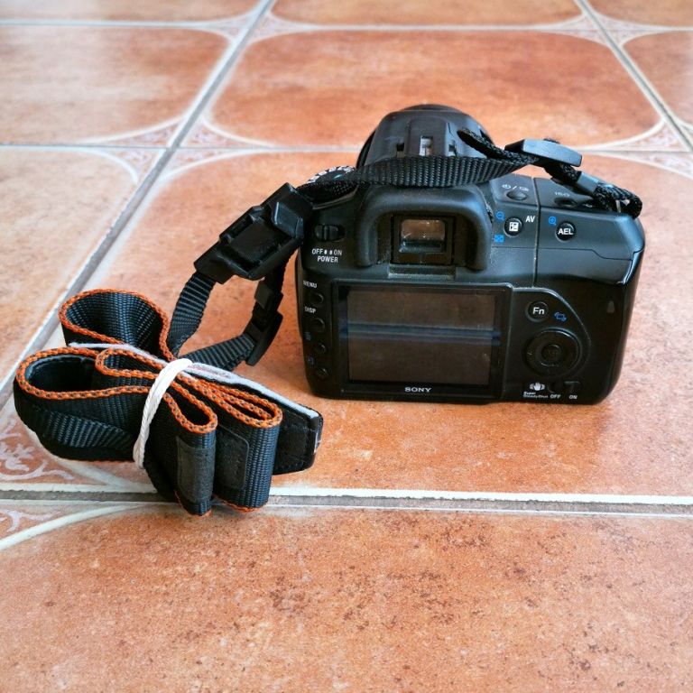 SONY DSLR A200