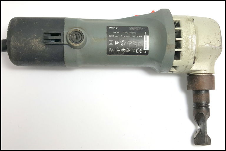 NOŻYCE DO BLACHY GRAPHITE 59G401 WALIZKA