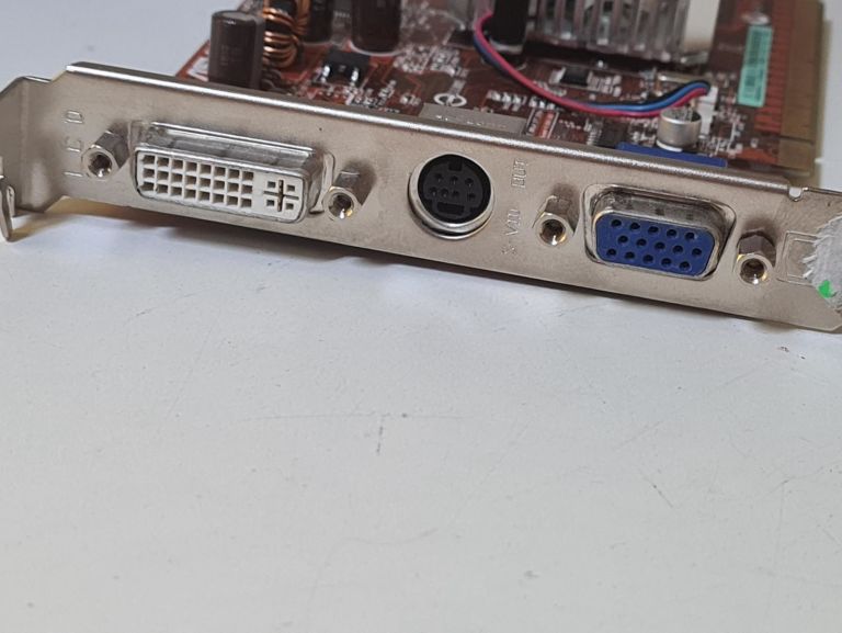 karta-graficzna-asus-n13219-stan-uzywany