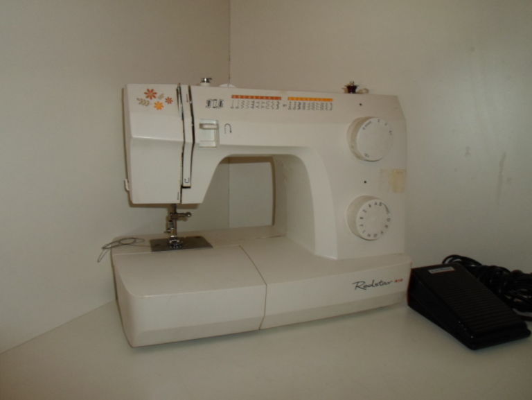 MASZYNA DO SZYCIA REDSTAR R10 WADA