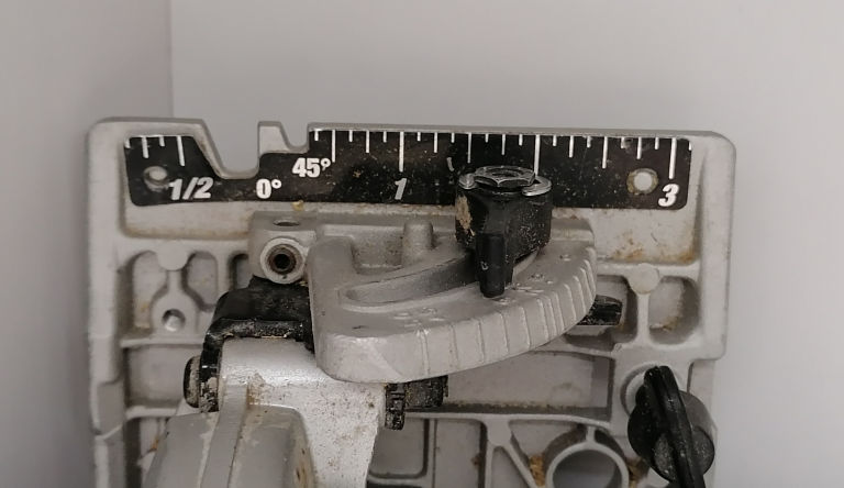 pilarka-tarczowa-akumulatorowa-makita-bss611-marka-makita