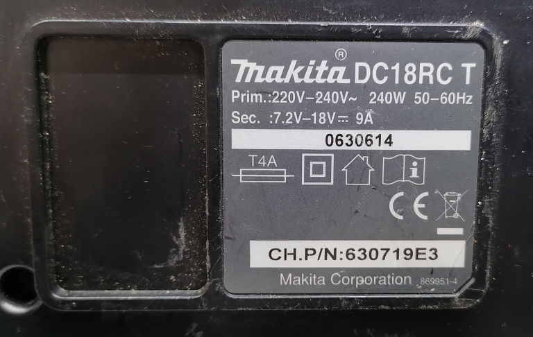 pilarka-tarczowa-akumulatorowa-makita-bss611-napiecie-akumulatora-001