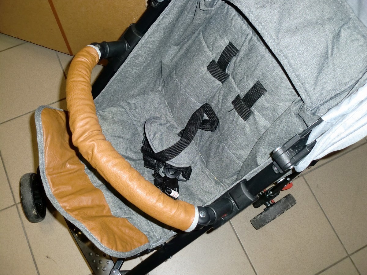 wozek-dzieciecy-spacerowka-skladanie-na-plasko