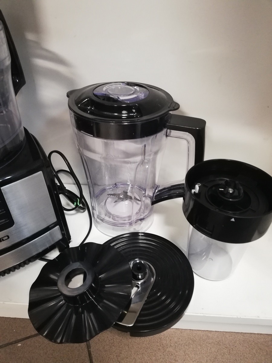 robot-kuchenny-lund-67950-kolor-dominujacy-czarny