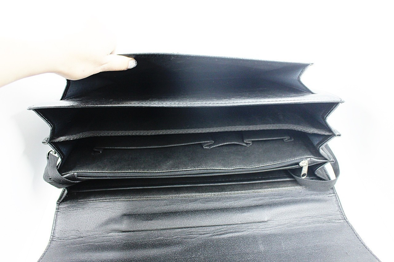 torba-wizytowa-dyplomatka-czarna-meska-wzor-dominujacy-bez-wzoru