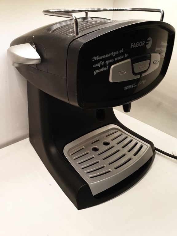 ekspres-do-kawy-fagor-cr-14-rodzaj-ekspresu-kolbowy