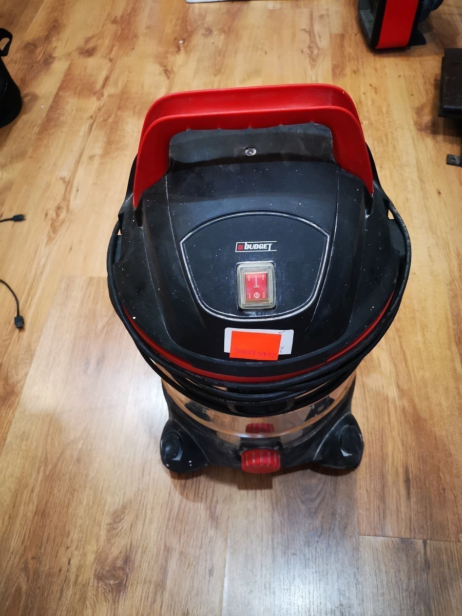 odkurzacz-przemyslowy-budget-goly-stan-uzywany