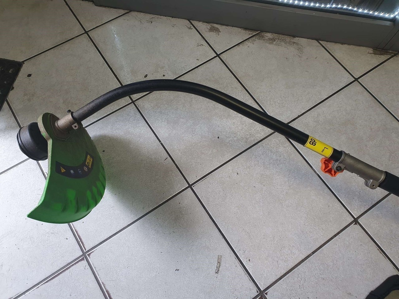 podkaszarka-elektryczna-gardenic-cgt0116-15-marka-gardenic