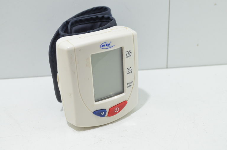 cisnieniomierz-nadgarstkowy-elta-bm-101n-ean-5901299914861