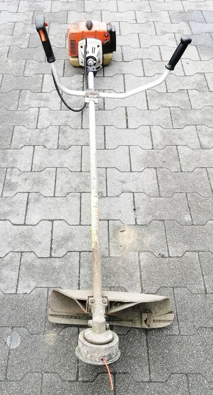 KOSA SPALINOWA PODKASZARKA STIHL FS120