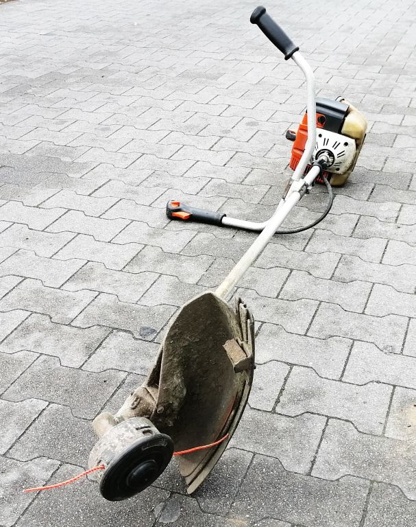 KOSA SPALINOWA PODKASZARKA STIHL FS120