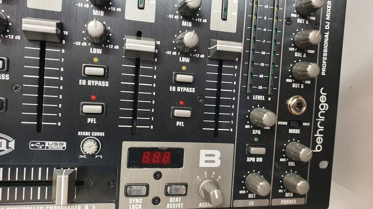 pro-mixer-behringer-vmx1000usb-stan-uzywany