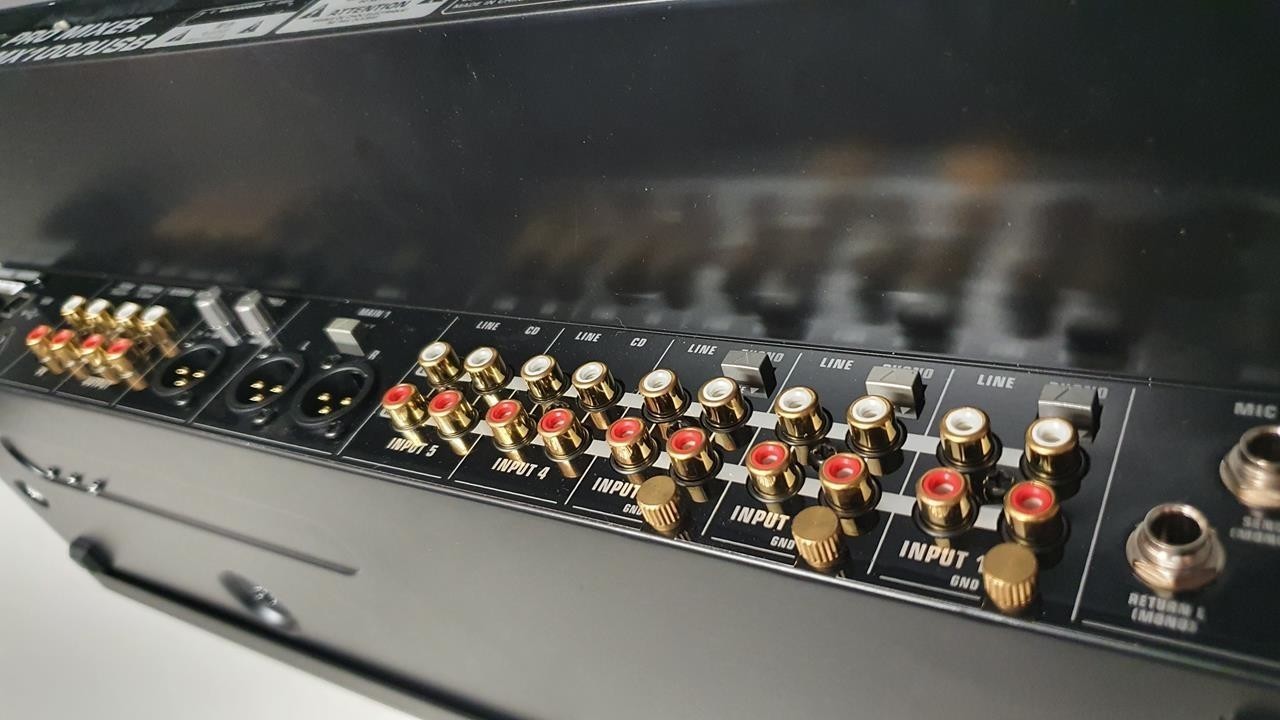 pro-mixer-behringer-vmx1000usb-stan-uzywany