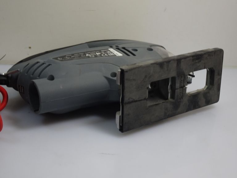 wyrzynarka-graphite-58g072-800-w-mocowanie-brzeszczotu-chwyt-typu-t