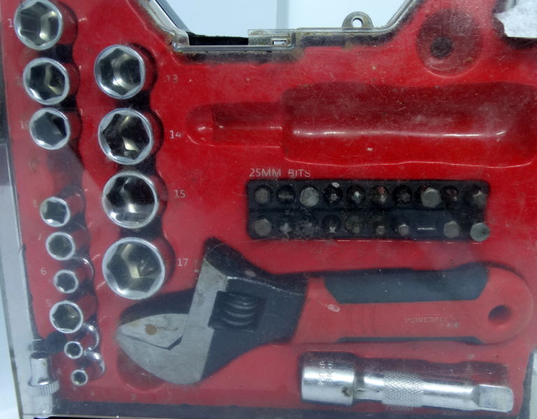 POWERFIX PROFI RATCHET SOCKET SET (40 ELEMENTÓW)