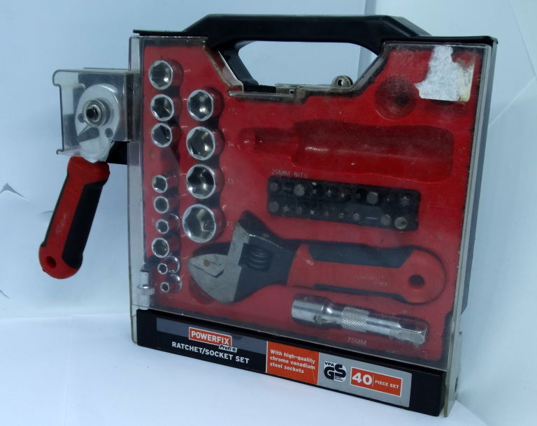 POWERFIX PROFI RATCHET SOCKET SET (40 ELEMENTÓW)