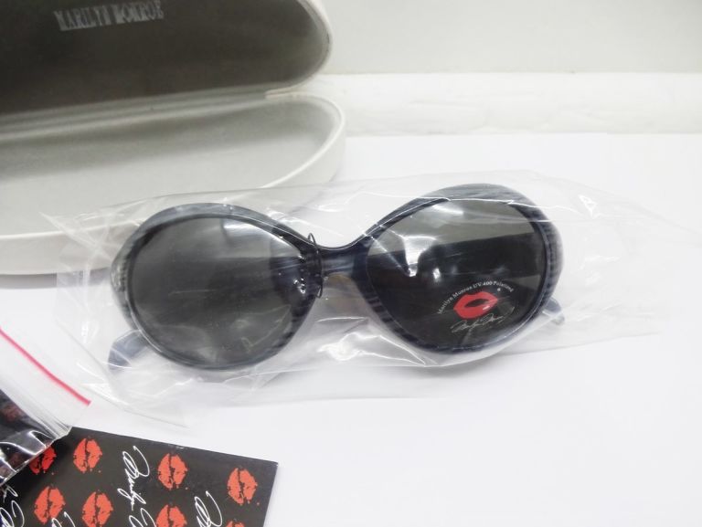 okulary-przeciwsloneczne-marilyn-monroe-plec-produkt-damski