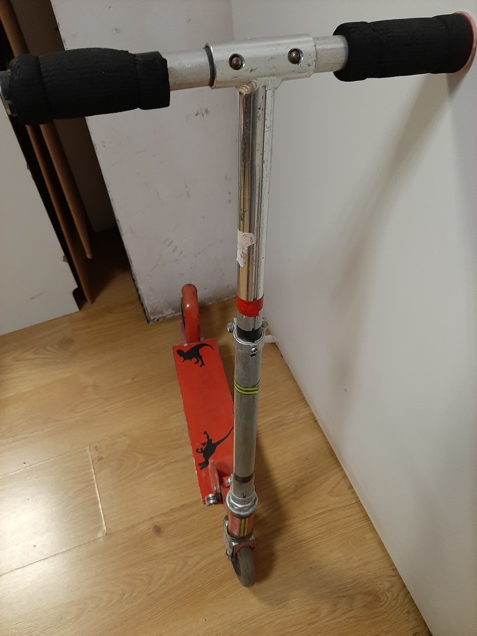 hulajnoga-delta-sport-handelskontor-gmbh-kola-kauczukowe