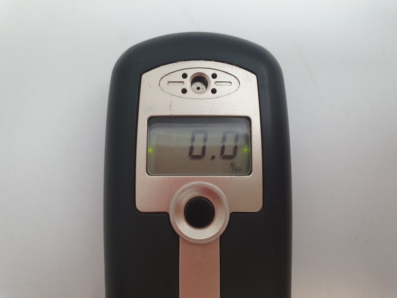 alkomat-kolor-czarny