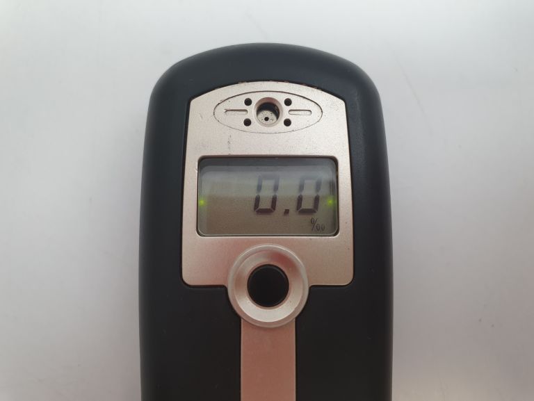 alkomat-kolor-czarny