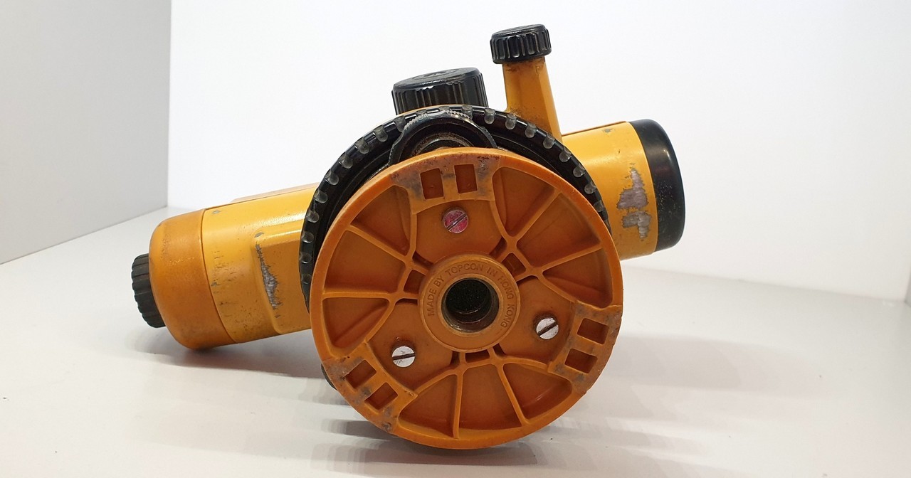 niewelator-optyczny-topcon-at-g7-stan-uzywany