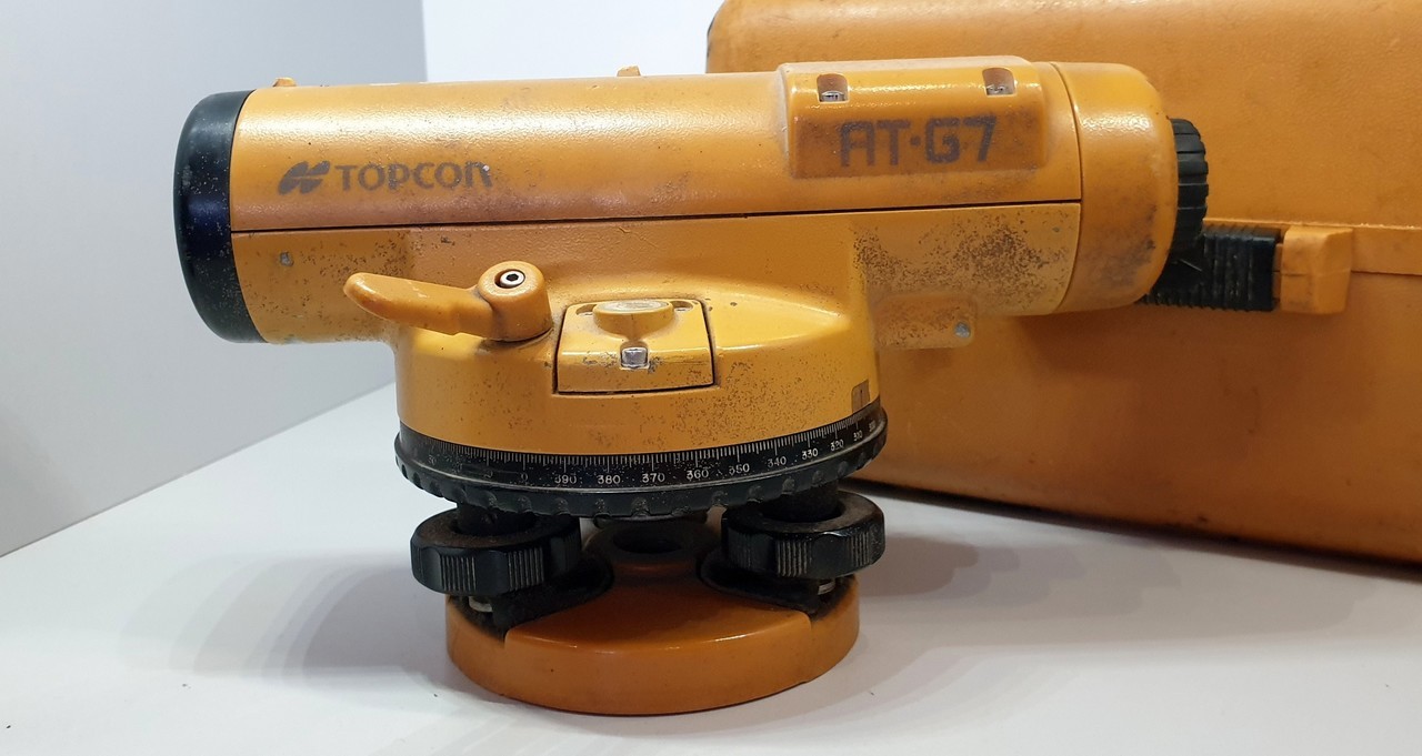 niewelator-optyczny-topcon-at-g7-stan-uzywany