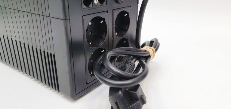 ZASILACZ UPS ORVALDI 1000 LED 600W 1000VA