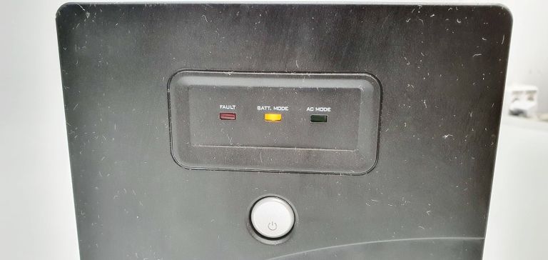 ZASILACZ UPS ORVALDI 1000 LED 600W 1000VA