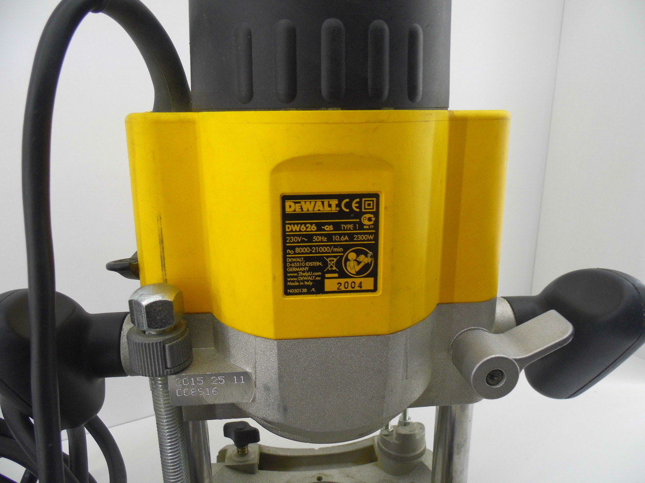 dw626-dewalt-frezarka-gornowrzecionowa-2300w-rodzaj-frezarki-gornowrzecionowa