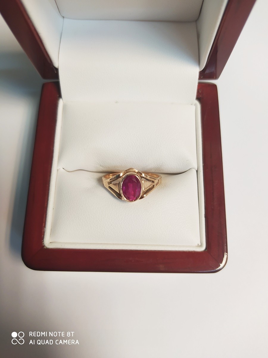 wyrob-jubilerski-uzywany-pierscionek-material-zloto