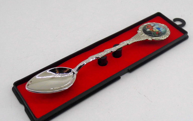 lyzeczka-ozdobna-plac-3-maja-10-radomsko