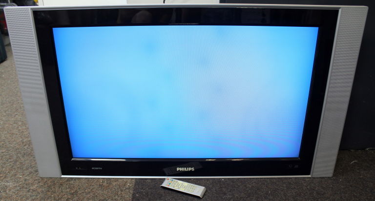 TELEWIZOR PHILIPS 37PF7320 LCD 37" PILOT OPIS!!!