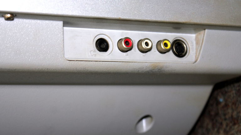 TELEWIZOR PHILIPS 37PF7320 LCD 37" PILOT OPIS!!!