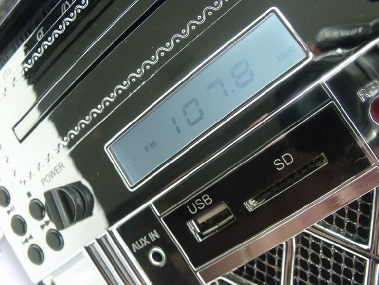 KENTUCKY SZAFA GRAJĄCA BT RADIO USB SD MP3